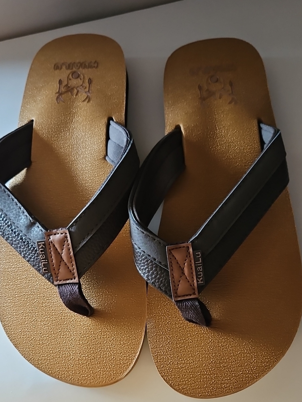 NWOT KUAILU MENS YOGA MAT LEATHER FLIP FLOPS SZ 9.5